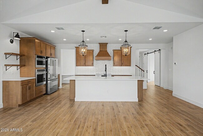 Building Photo - 1131 E Yellowstone Pl