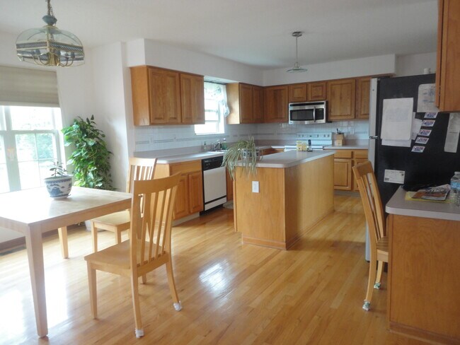 Building Photo - 6136 Brigids Close Dr