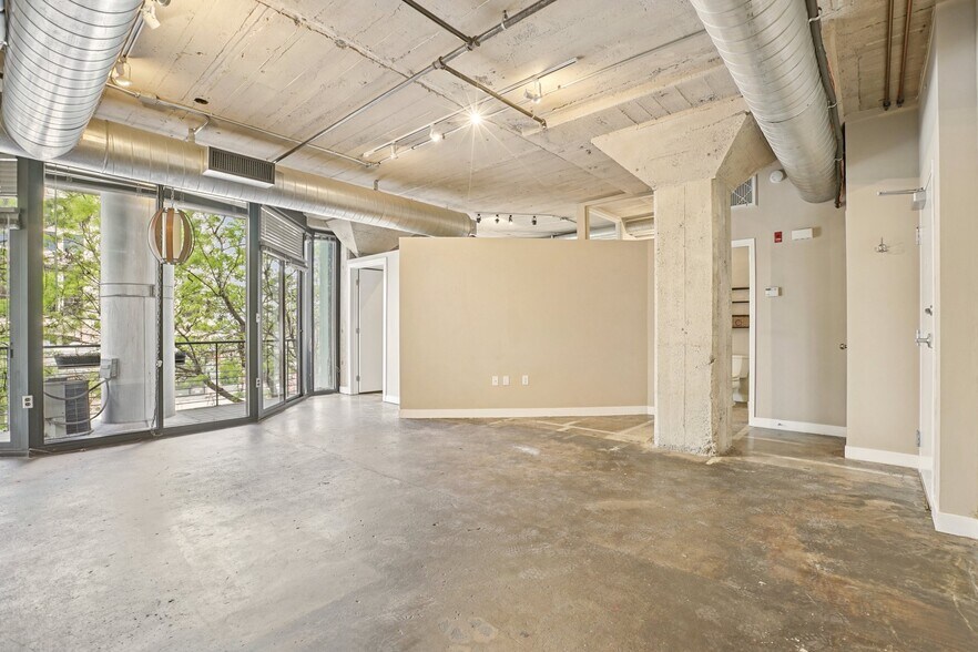 Building Photo - 380 W 200 S