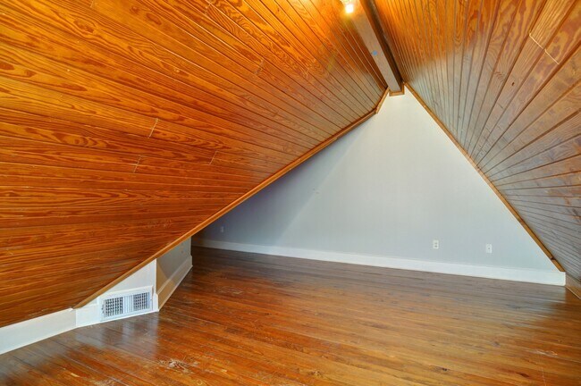Building Photo - 2517 Wabash Ave