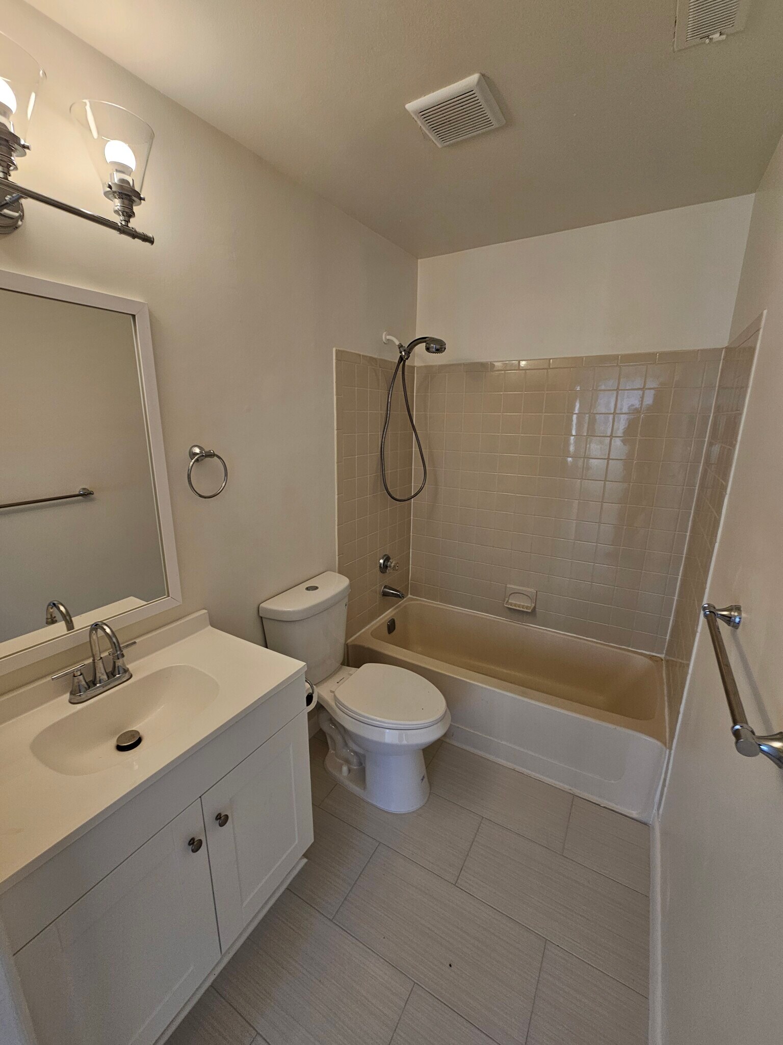 Building Photo - 1108 Ravens Crest Dr
