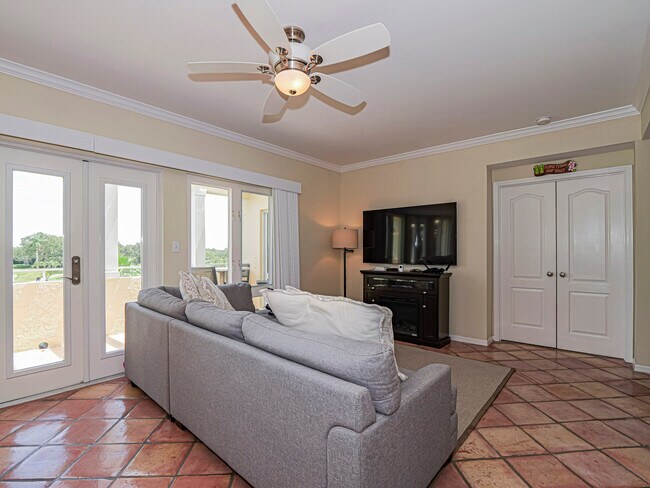 Building Photo - 5060 Harmony Cir