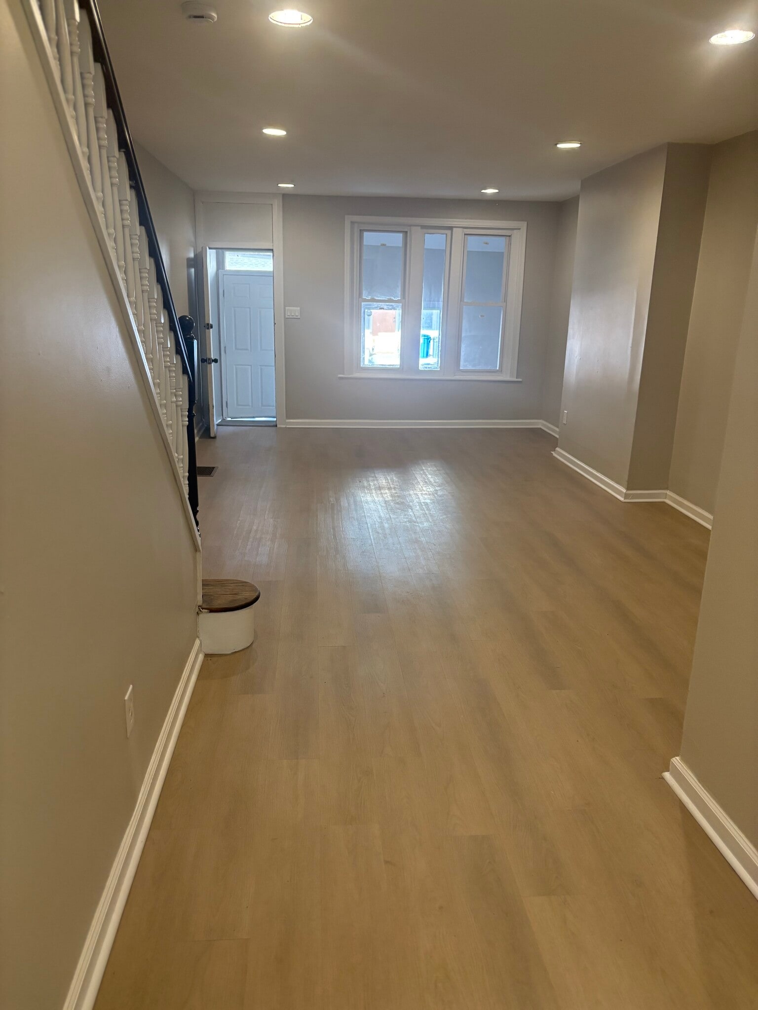 Building Photo - 5544 W Jefferson St