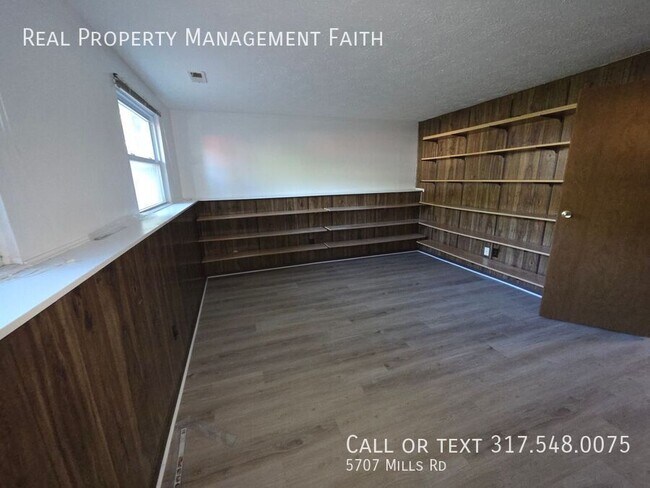 Building Photo - 5707 W Mills Rd