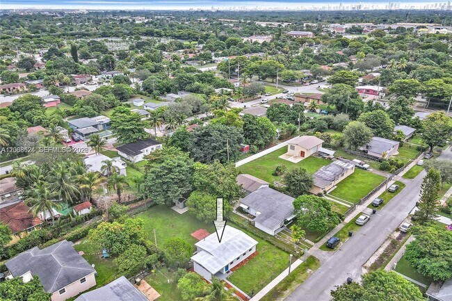 Building Photo - 1175 NW 133rd St