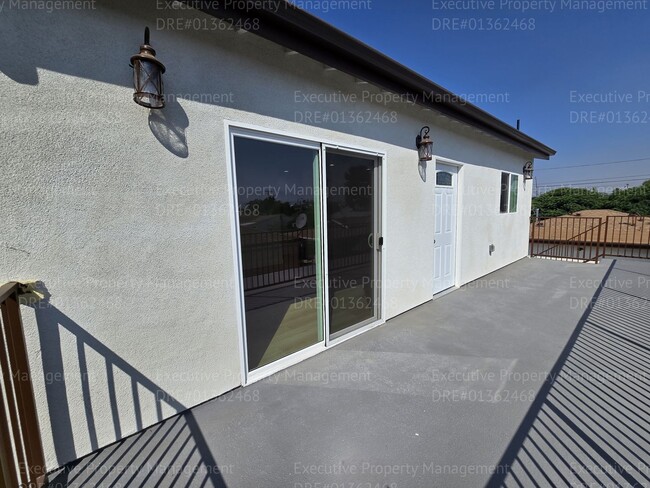 Building Photo - Newly constructed upstairs 2 bedrooms and ...