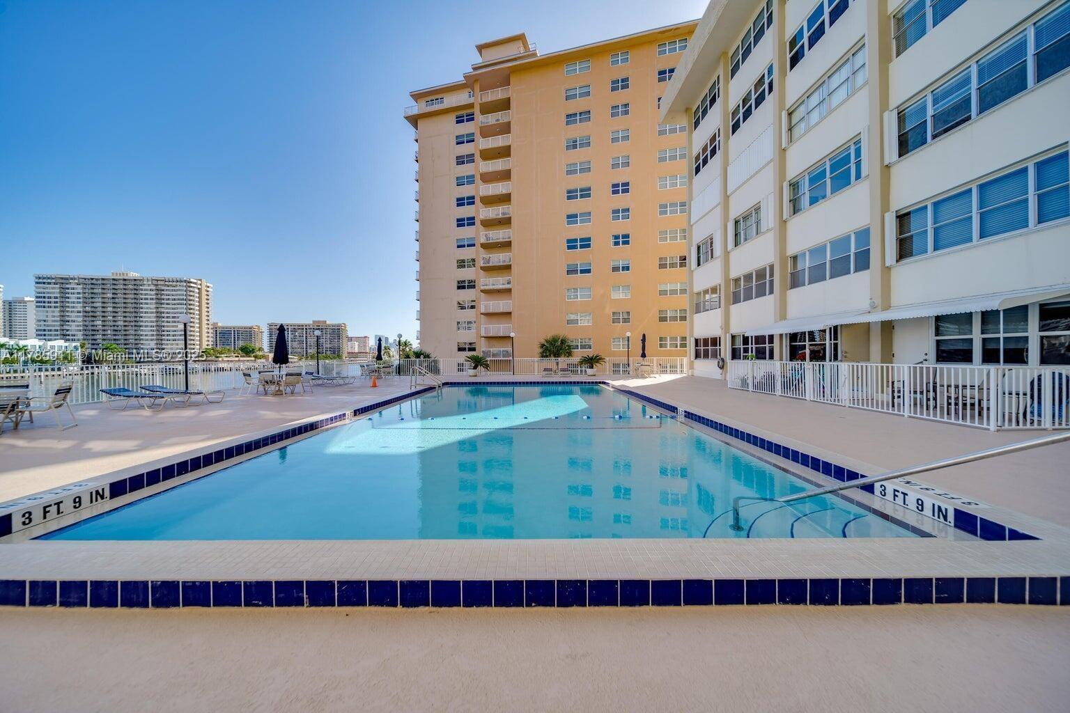 Building Photo - 111 Golden Isles Dr