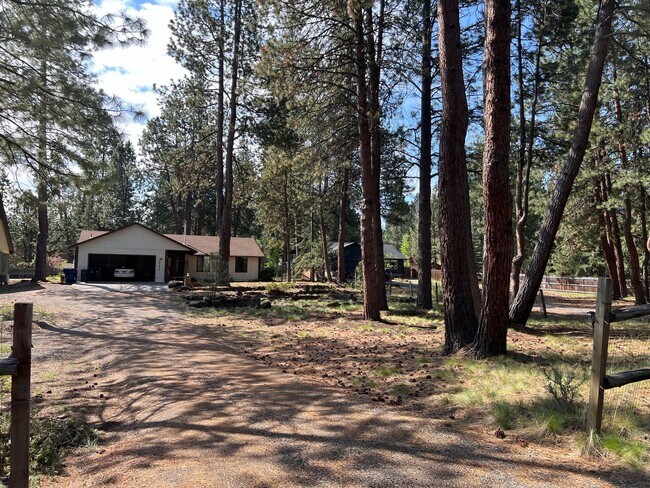 Building Photo - Nature Retreat on 0.6 Acres Near the Desch...