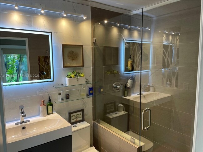 Building Photo - 2654 SW 25th Ter