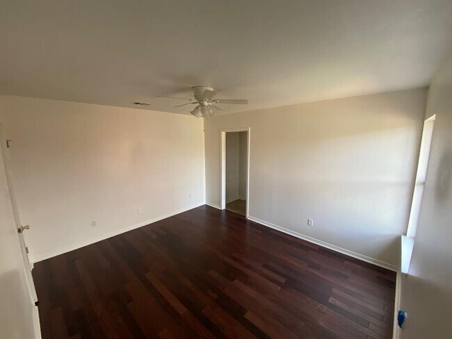 Building Photo - 8117 Willet Trail
