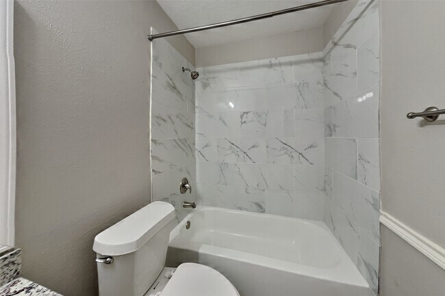 Building Photo - 31 S White Pebble Ct