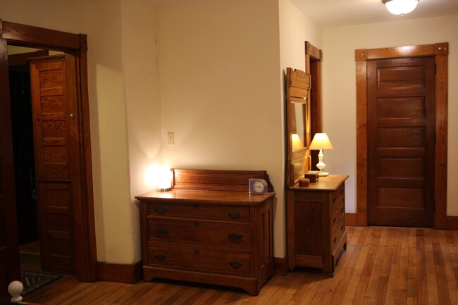 Building Photo - 36 Highland Ave