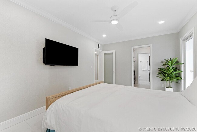 Building Photo - 990 Casuarina Rd