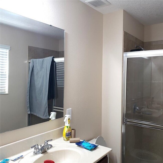 Building Photo - 2020 Leather Fern Dr