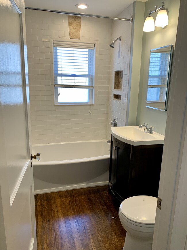 1st floor bathroom - 16 Appleton Place