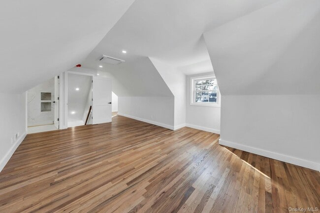 Building Photo - 11 Barbara Dr