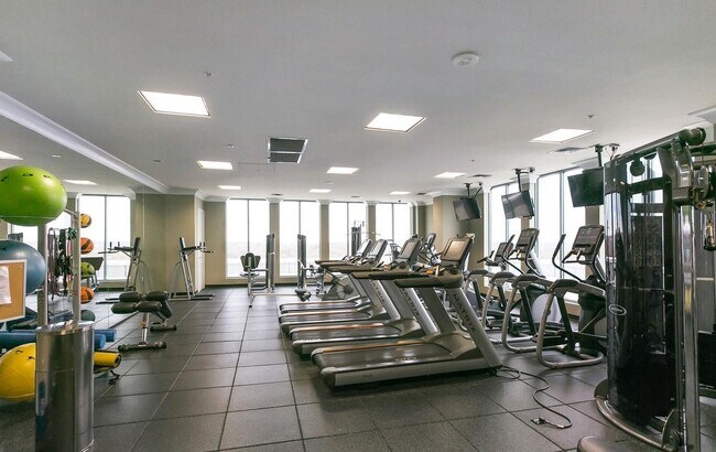 Building Photo - 851 N Glebe Rd