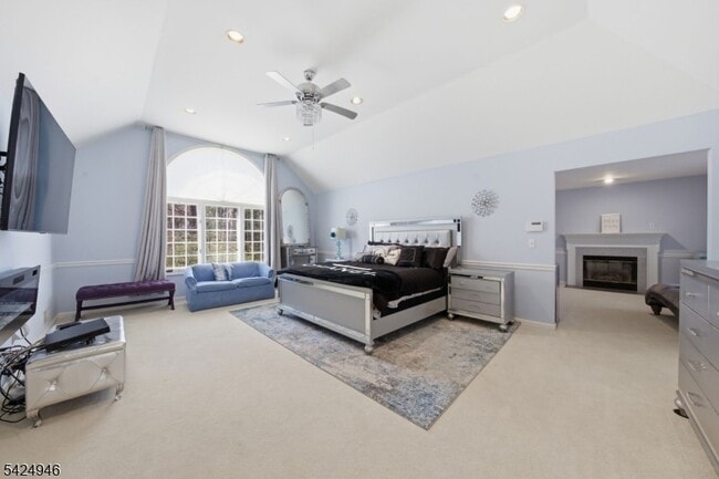 Building Photo - 11 Rosewood Ln