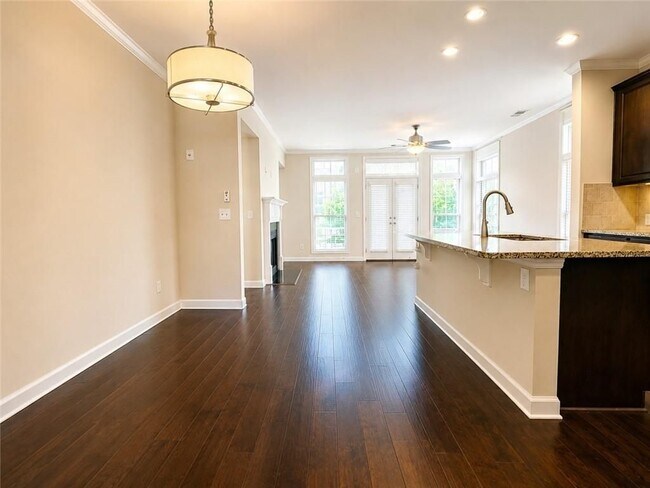 Building Photo - 1207 Lavista Cir NE