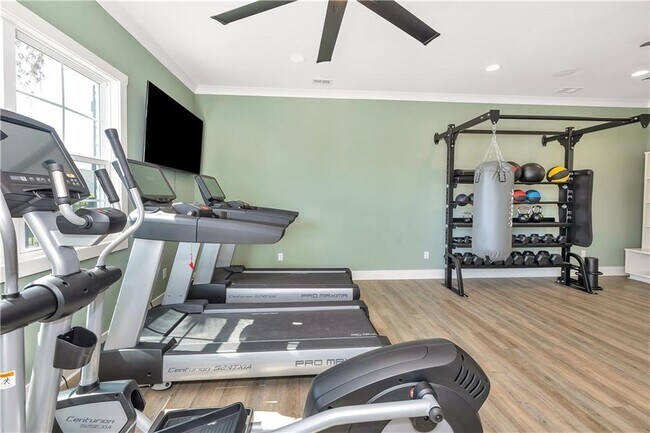 Building Photo - 245 Fox Run Dr