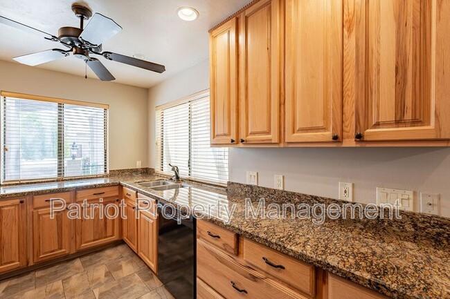 Building Photo - 5658 N 78th Way