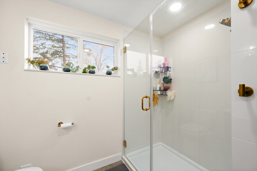 Building Photo - 8916 S 1240 E