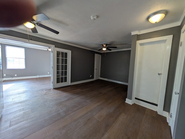 Building Photo - 56 W Main St