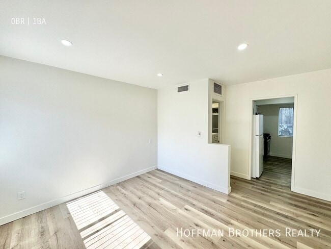 Primary Photo - 475 E Foothill-112A