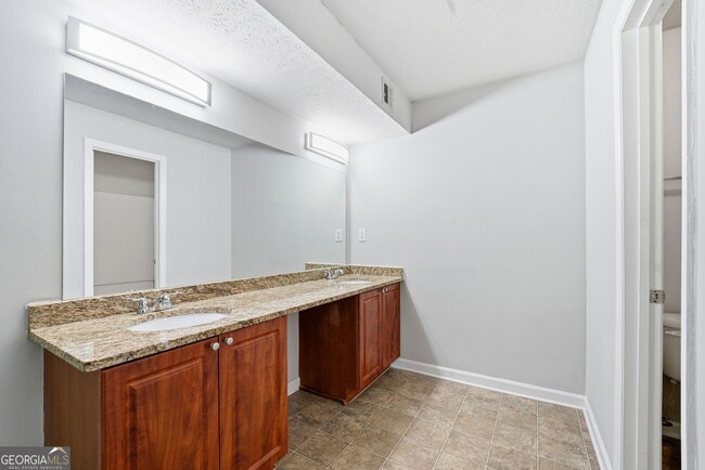 Building Photo - 117 Brittany Ct