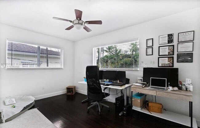 Building Photo - 14121 S Biscayne River Dr