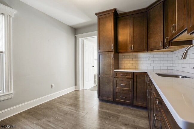 Building Photo - 42 N 21st St