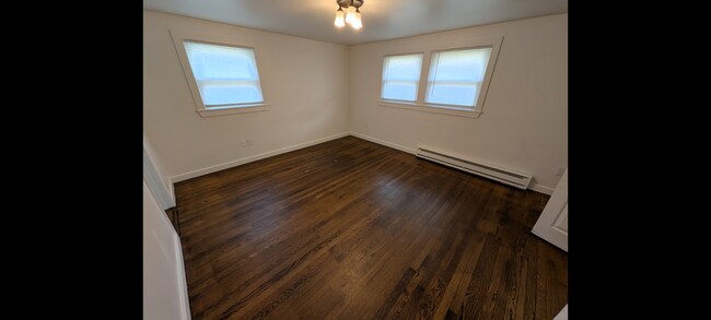 Building Photo - 28 Harding St