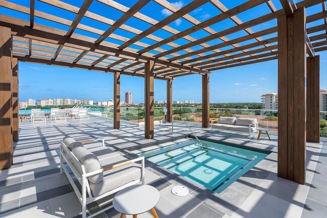Building Photo - 200 SE Mizner Blvd