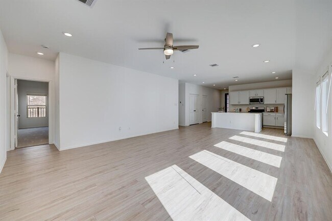 Building Photo - 10935 Water Hyssop Ln