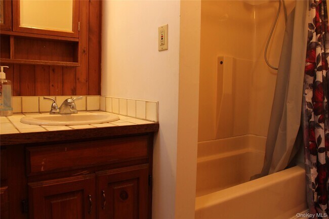 Building Photo - 50 NY-343
