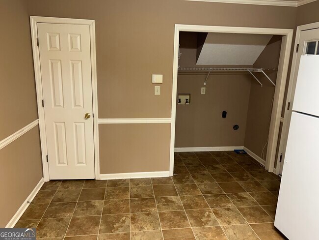 Building Photo - 185 Pebble Creek Dr