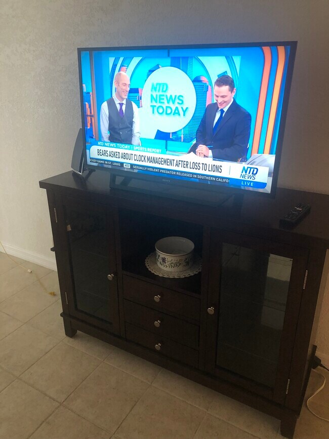 Building Photo - 2264 Winkler Ave