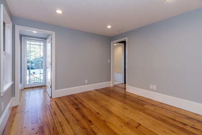 Building Photo - 150-152 Huron Ave