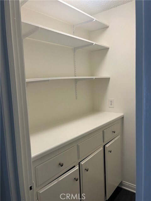 Building Photo - 5625 N Sumner Wy