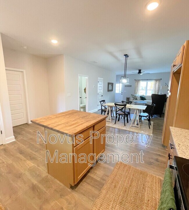 Building Photo - 111 Crestpoint Rd