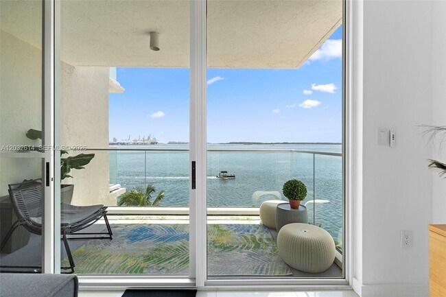 Building Photo - 800 Claughton Island Dr