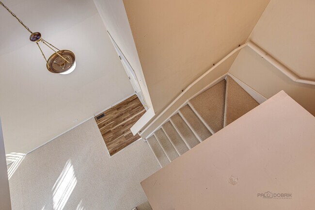 Building Photo - 348 Pine Lake Cir