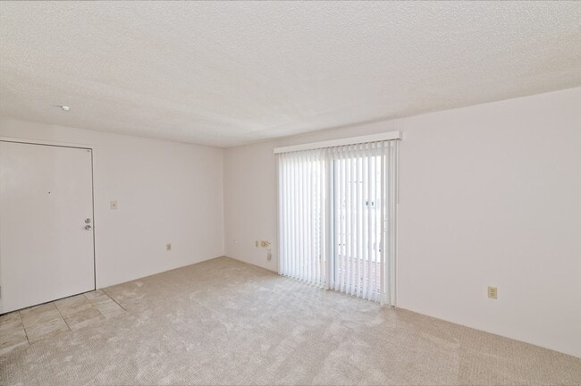 Building Photo - 3 Post Oak Ln