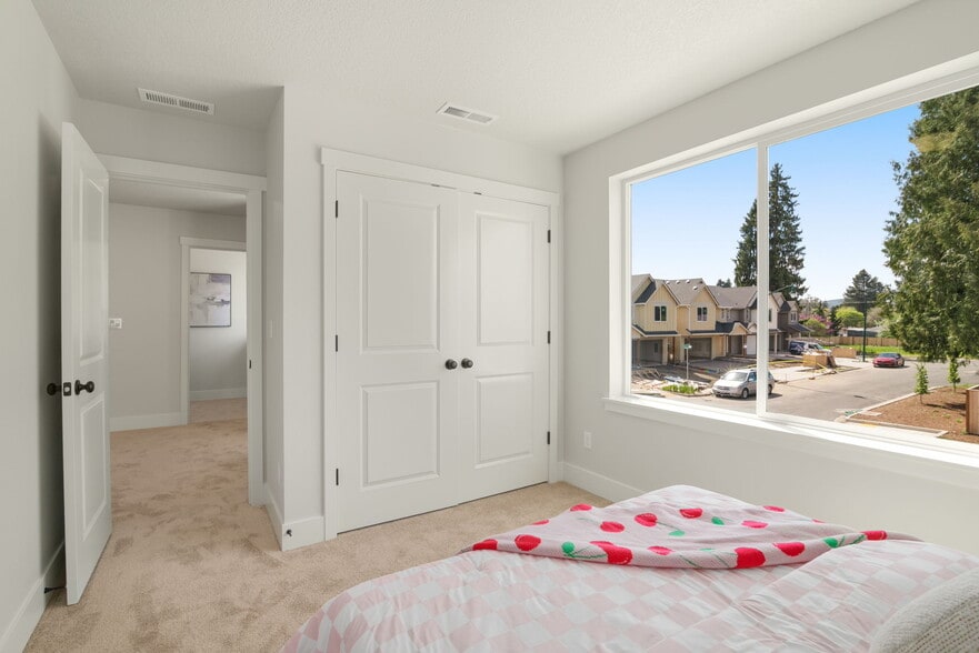Building Photo - 2306 25th Ave