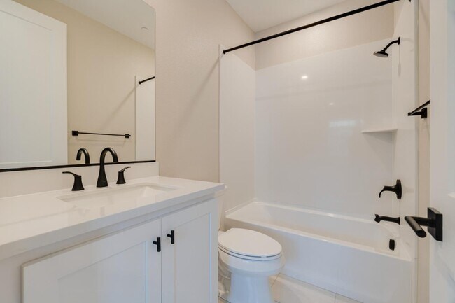 Building Photo - 1416 Venice Ter