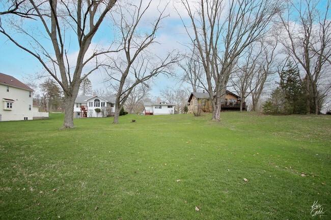 Building Photo - 39271 N Lake Ave