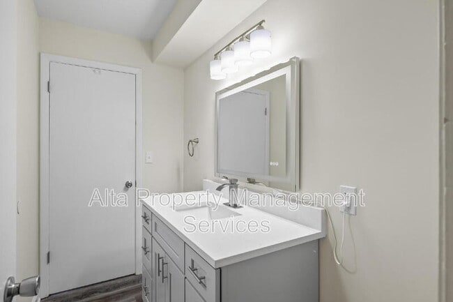 Building Photo - 11357 Bedford Oaks Dr