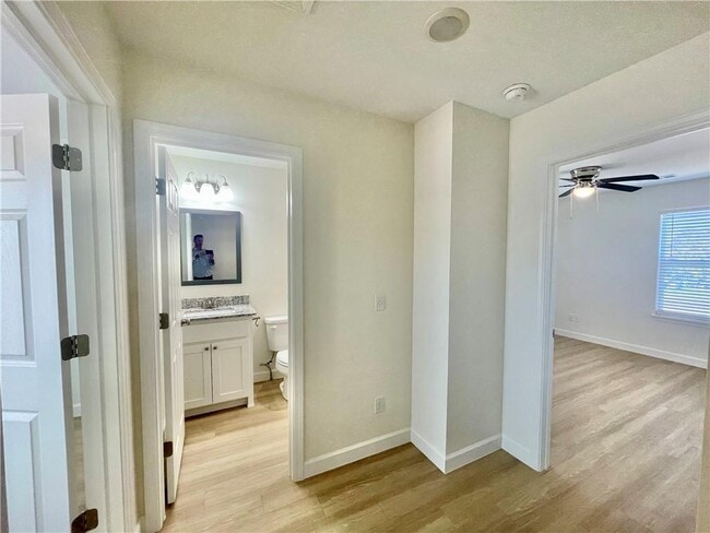 Building Photo - 506 Park St