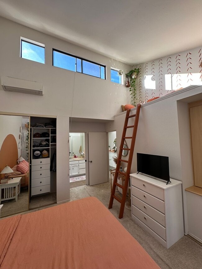 Building Photo - 1221 Essex St