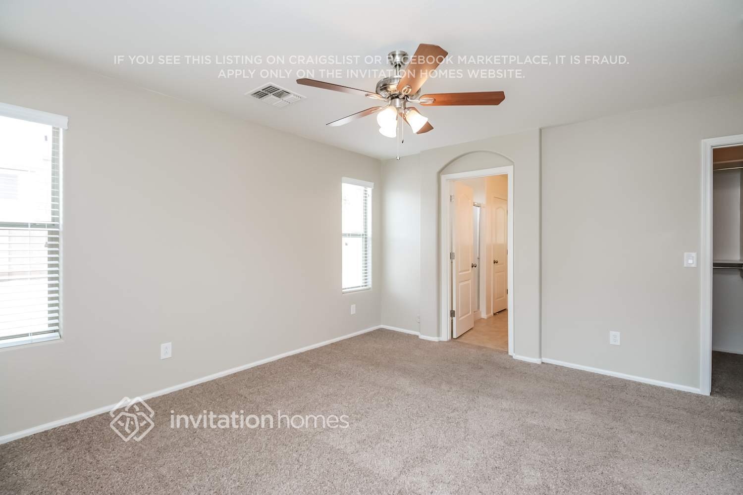 Building Photo - 38166 N Sandy Dr
